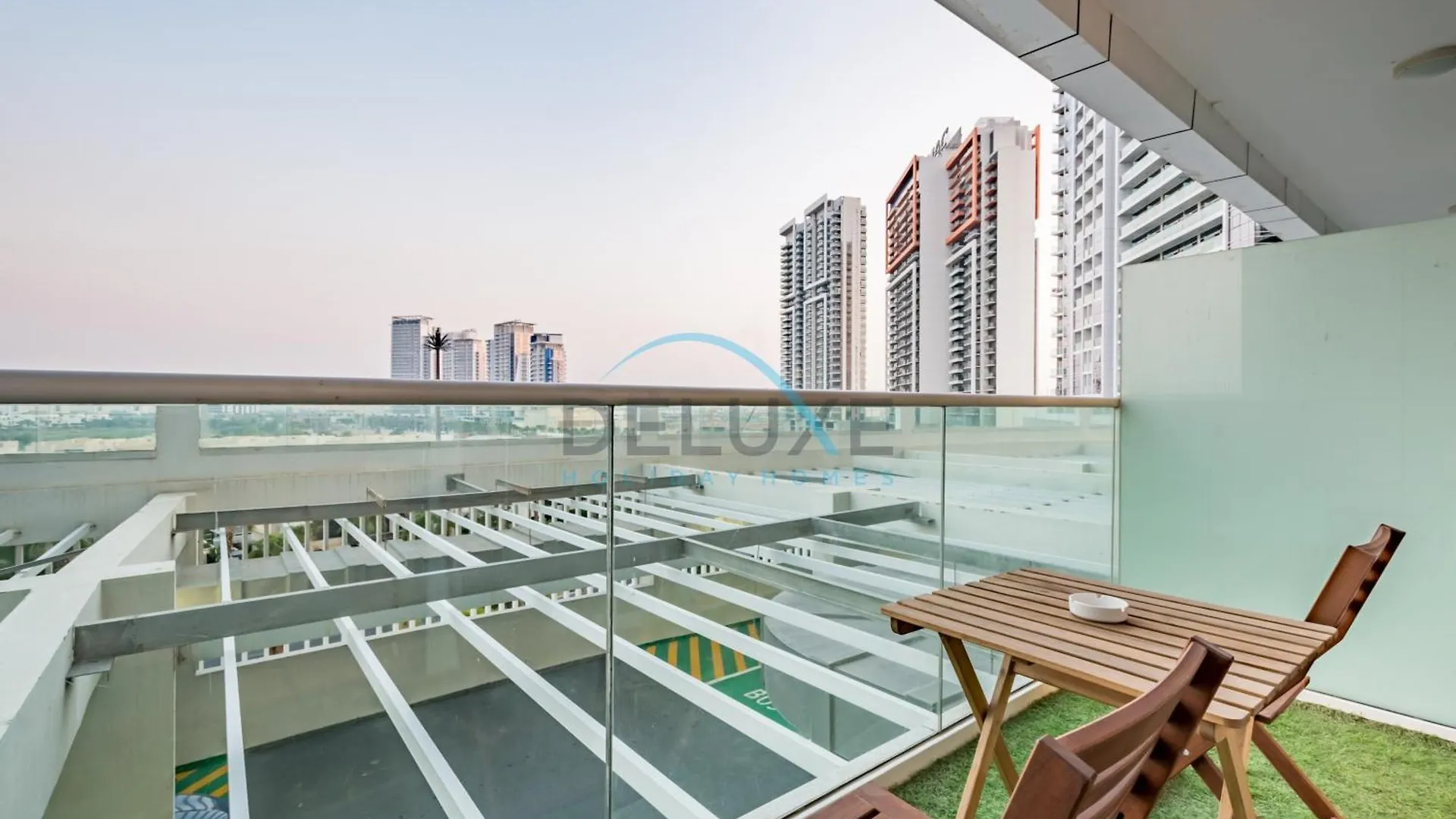 Chic Studio In Damac Hills Carson B, Dubailand By Deluxe Holiday Homes 0*, Dubai