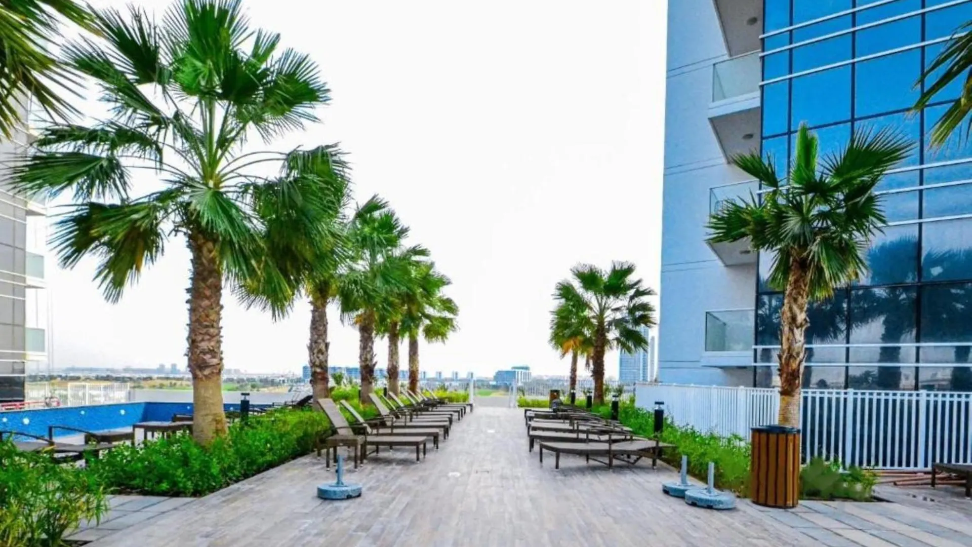 Chic Studio In Damac Hills Carson B, Dubailand By Deluxe Holiday Homes United Arab Emirates